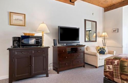 Wintergreen House | Mountain Inn Studio 94 with Wintergreen Advantage