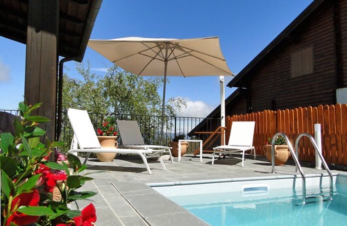 Careggine Villa | Mountain Villetta, stunning views, own pool, walk 2 restaurants, WIFI