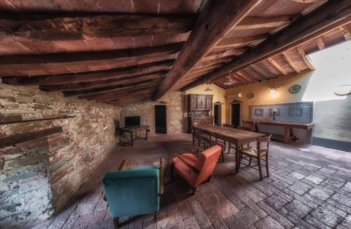 Chiassa Superiore Apartment | Muciafora Apartment