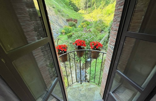 Capannori House | Mulino Torrigiani Valentina Apartment - Sleep to the sound of the brook!
