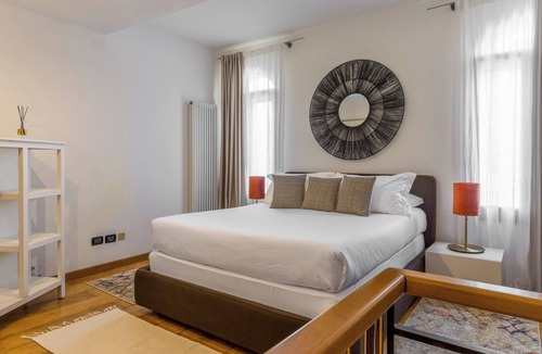 Longa Apartment | MURANO Place - RIVA House