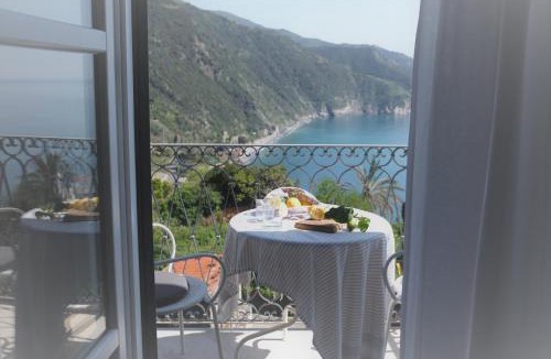Corniglia Apartment | My Place Your Place