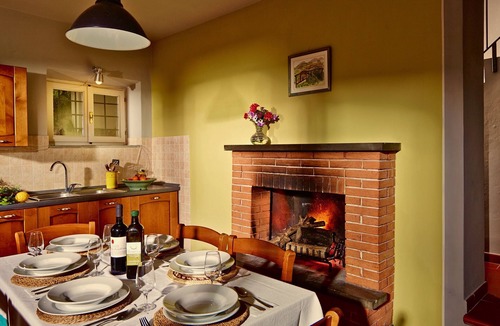 Vicopelago House | Near Pisa & Lucca - Olive Grove House & Superb Pool Views of The Leaning Tower