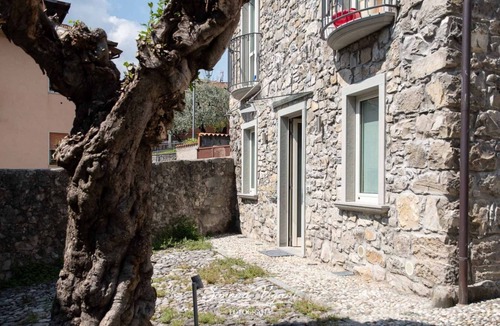 Zorzino Apartment | new and elegant apartment located in an old renovated barn