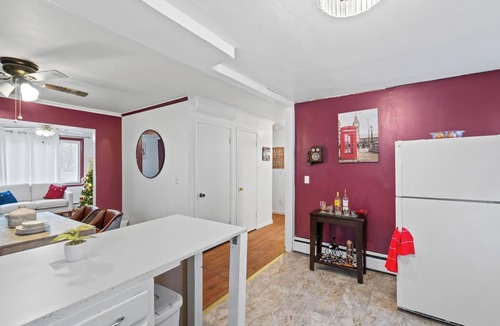 Scranton House | NEW! " Fall Season " open space concept & cozy 2 bed ranch - min from downtown