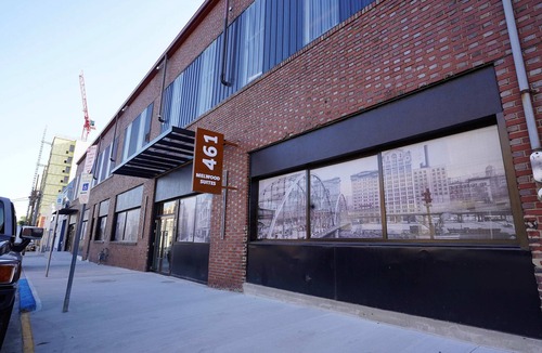 North Oakland Apartment | New Loft 3 min to Childrens Hospital Sleeps 4