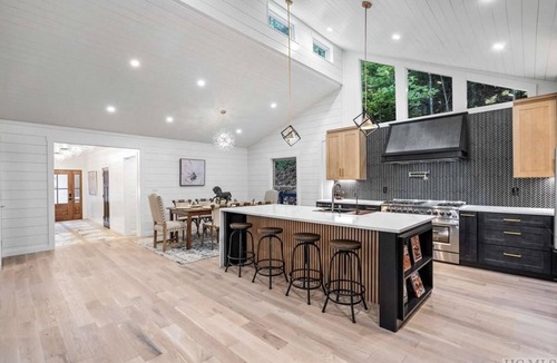 Highlands Hills House | New Mountain Home, EV Charger, All Ensuite Bedrooms, Fire-pit Area