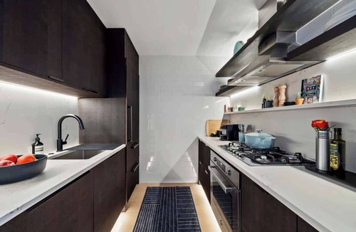 Williamsburg Condo | NEW: Prime Williamsburg Luxe Condo & Huge Backyard