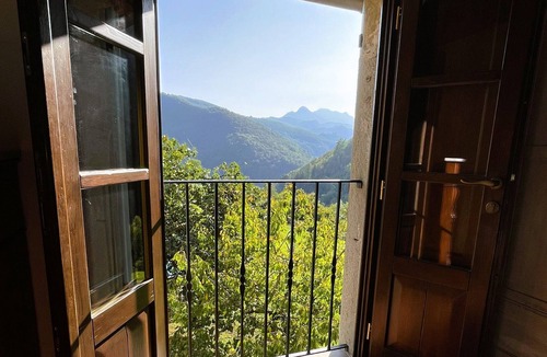 Fosciandora Villa | New! Restored farmhouse,private pool,plunge pool, river! Walk pizzeria. Perfect!