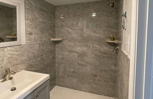 Stonewood-Pentwood-Winston Apartment | Newley Renovated, modern and cozy, close to Baltimore and Towson!