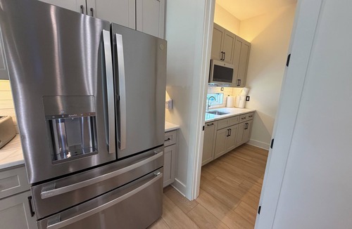 Durham House | Newly Built Spacious Luxury 5BR Home, 4 King Beds.