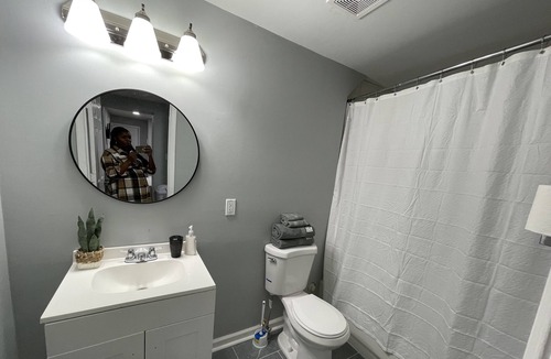 Downtown Baltimore Apartment | Newly Renovated 1 bedroom Apartment