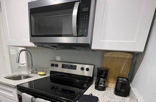 Downtown Baltimore Apartment | Newly Renovated 1 bedroom Apartment
