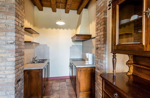 San Benedetto di Lugana Apartment | Nice apartment for 5 guests with A/C, pool, WIFI, TV and terrace