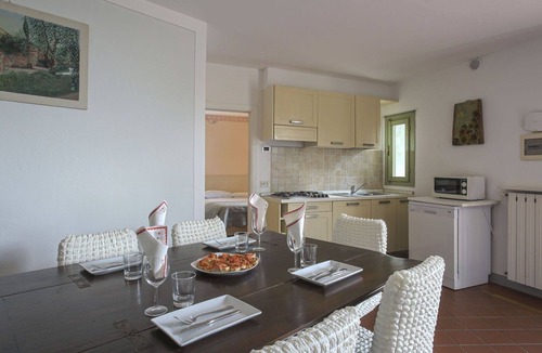 Pieve a Nievole Apartment | Nice apartment for 6 people with pool, WIFI, hot tub, TV, patio and pets allowed