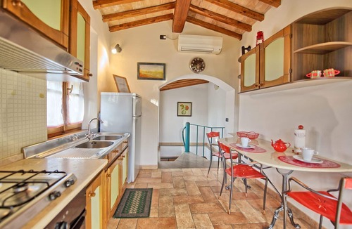San Gimignano Apartment | Nice apartment for 2 guests with pool, WIFI, A/C, TV and panoramic view