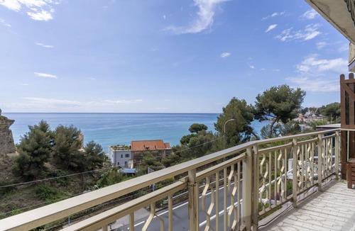 Bussana Apartment | Nice apartment for 4 guests with WIFI, A/C and balcony