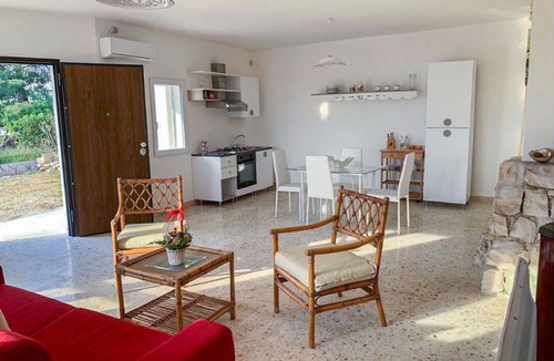Matino Apartment | Nice apartment for 4 guests with WIFI, A/C, TV, patio and pets allowed
