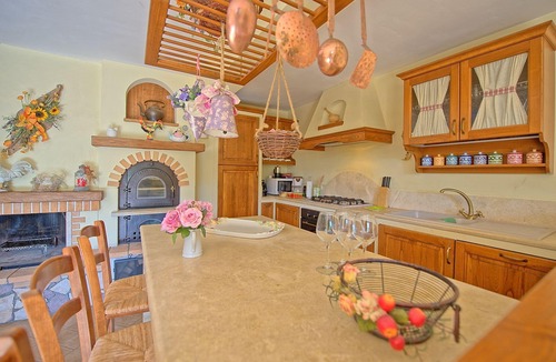 Villa A Sesta Apartment | Nice apartment for 4 people with A/C, WIFI, pool, TV, patio and panoramic view, close to Siena