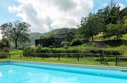 Molazzana Villa | Nice apartment in villa for 4 people with WIFI, pool, TV and terrace