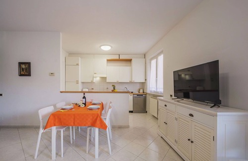 Ameglia House | Nice apartment in villa for 5 guests with WIFI, TV, terrace and pets allowed, close to La Spezia