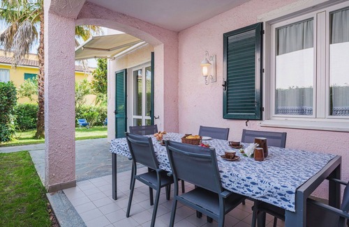 Ameglia House | Nice apartment in villa for 5 guests with WIFI, TV, terrace and pets allowed, close to La Spezia