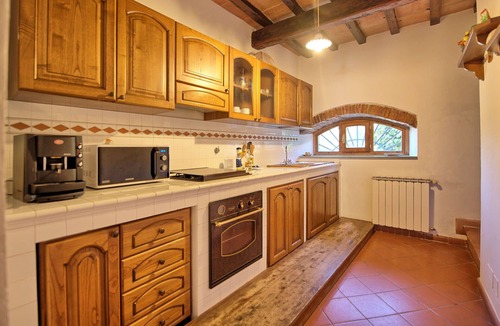Montebonello Villa | Nice apartment in villa for 6 guests with pool, WIFI, TV, veranda and pets allowed