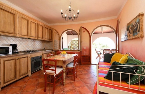 Trinita d'Agultu e Vignola Apartment | Nice apartment for 5 guests with TV, terrace and pets allowed