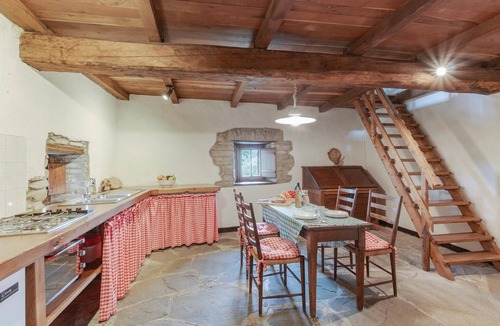 Borgo Val di Taro House | Nice home in Borgo Val di Taro PR
