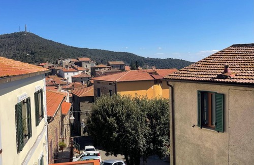 Tirli Apartment | Nido D'Arte, a studio apartment nestled in the silence of a medieval village in Maremma
