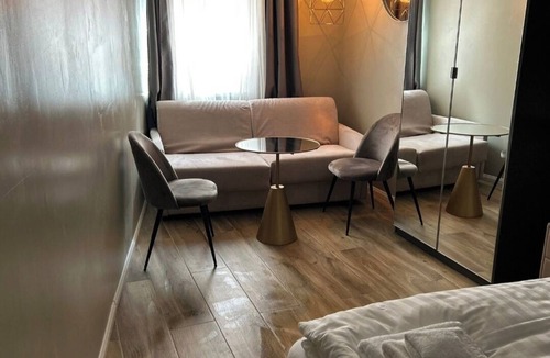 Trento Bed & Breakfast | Oasis Suite with Jacuzzi