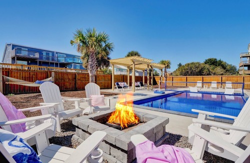 Sneads Ferry House | Ocean View Escape: Heated Pool, Putting Green, Fire Pit, Steps to Beach