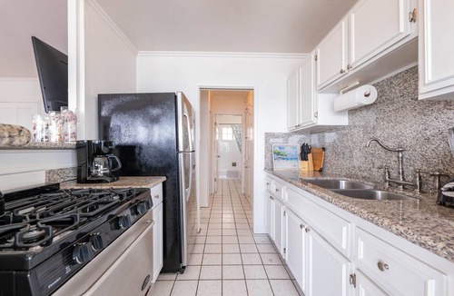 Eastern Malibu Apartment | Oceanfront on Dry Sandy Carbon Beach - Sandpiper