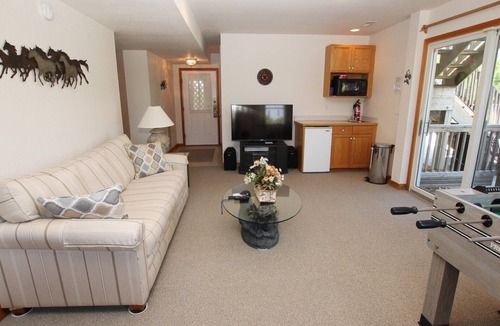 Ocean Hill House | Oceanside, Close to Beach, Priv Pool, Rec Rm, OH57, Sea-Crets