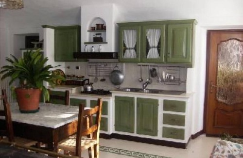 Simonetti House | Old farmhouse full of memories on a green hilltop