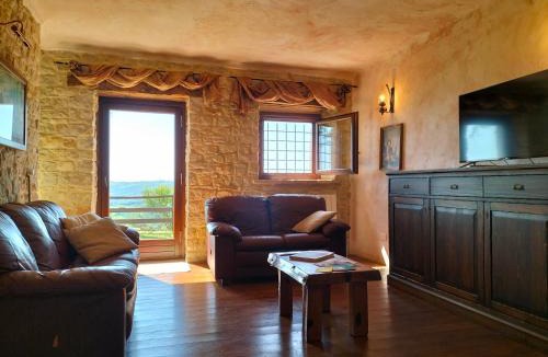 Penna San Giovanni Villa | Old House
