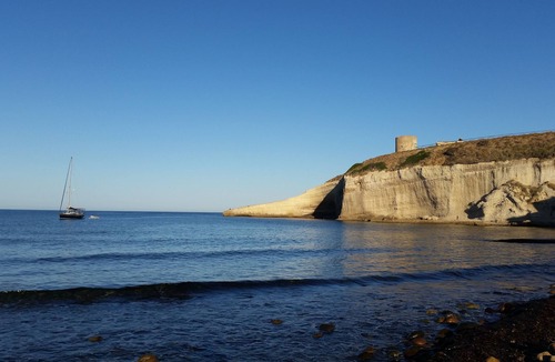 Santa Caterina Apartment | Oleander House - Three-room apartment 10 minutes from the sea