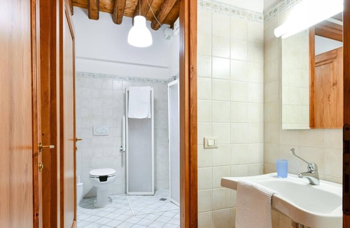 Longare Apartment | Oleandri apartment with one bedroom and one bathroom on the ground floor with wheelchair access (apartment 2)