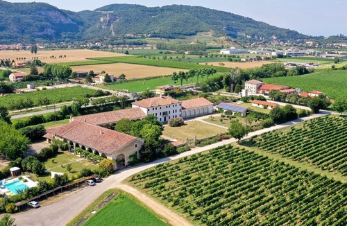 Longare Apartment | Oleandri apartment with one bedroom and one bathroom on the ground floor with wheelchair access (apartment 2)