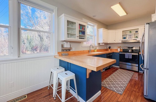 Redstone House | On River Time – Cozy Riverfront Retreat on Redstone Blvd