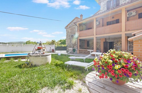 Panicale Apartment | One Bedroom Apt With Pool And Garden, Panicale, Italy