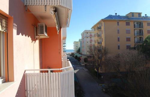 Bibione Lido dei Pini Apartment | One-bedroom flat with balcony and AC