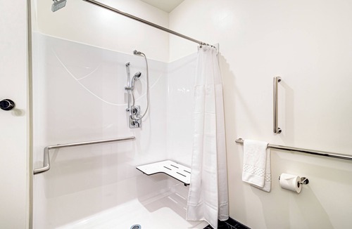Madison Hotel | One Bedroom King/accessible in the heart of downtown.