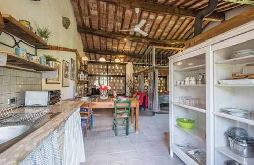 Radicondoli Apartment | Open Space Antico Fienile with Hills View