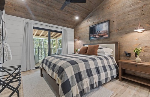 Shirley House | Ozark Shores- Lakefront, Hot Tub, Air Hockey