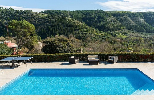 Ragusa Villa | Panoramic Villa with PRIVATE POOL and Modern Comforts in Ragusa Ibla