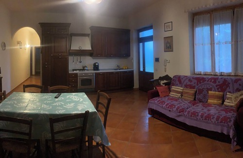 Chiusdino Villa | panoramica casa con piscina privata