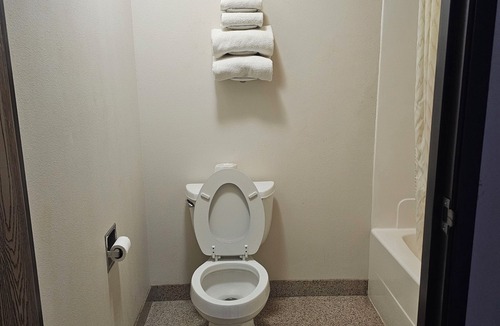West Bend Hotel | Park View Inn & Suites and Conference Center