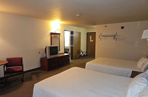 West Bend Hotel | Park View Inn & Suites and Conference Center