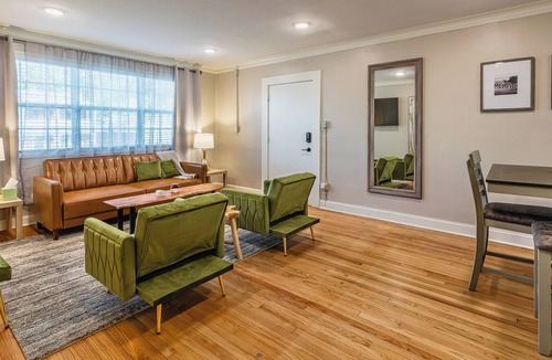 Midtown Apartment | Parkside KING SUITE in Midtown with FREE PARKING